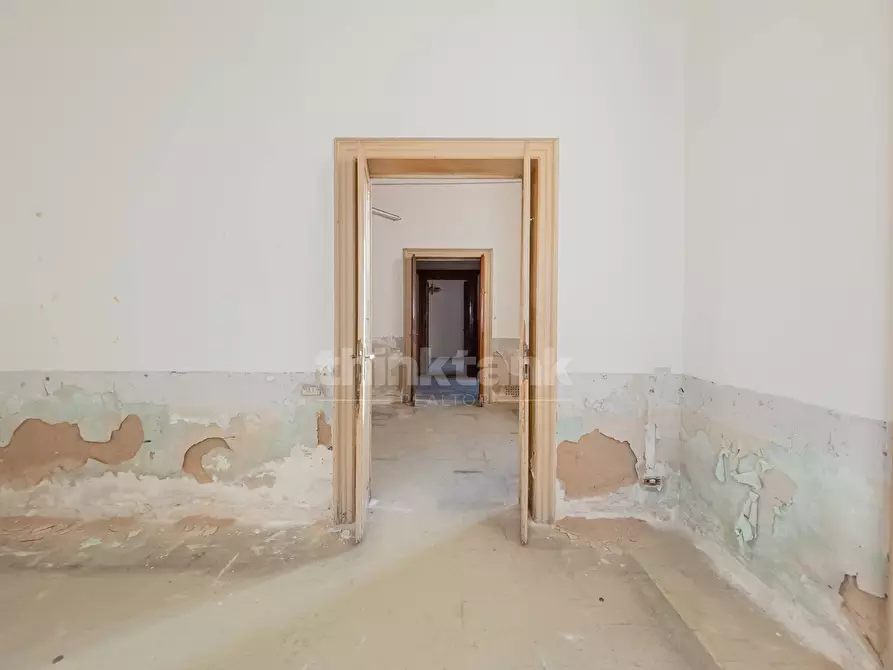 Immagine 24 di Villa in vendita  in Via roma a Avola