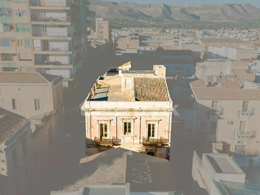 Immagine 37 di Villa in vendita  in Via roma a Avola