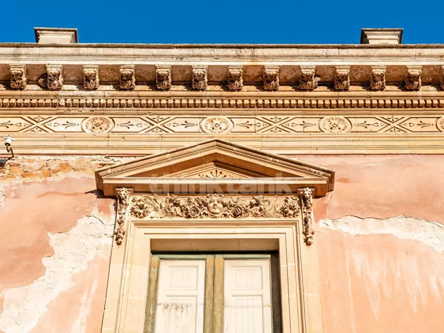 Immagine 32 di Villa in vendita  in Via roma a Avola