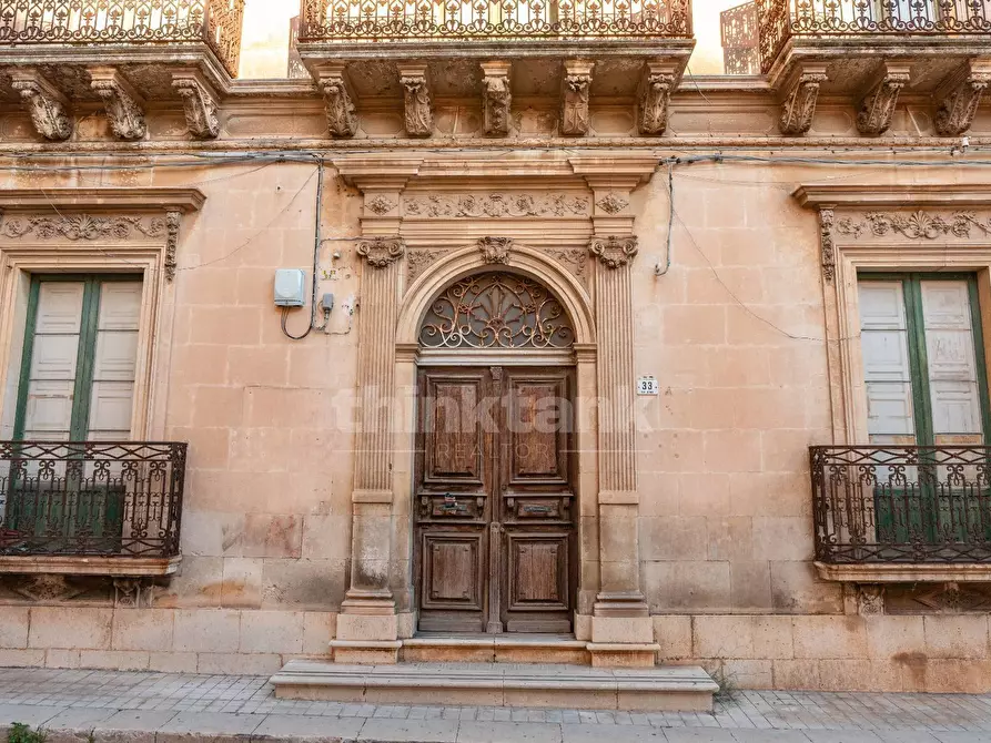 Immagine 5 di Villa in vendita  in Via roma a Avola