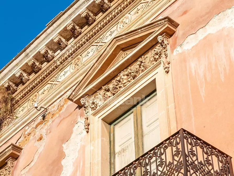 Immagine 31 di Villa in vendita  in Via roma a Avola