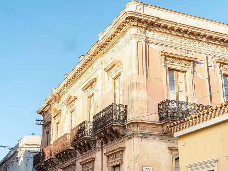 Immagine 4 di Villa in vendita  in Via roma a Avola