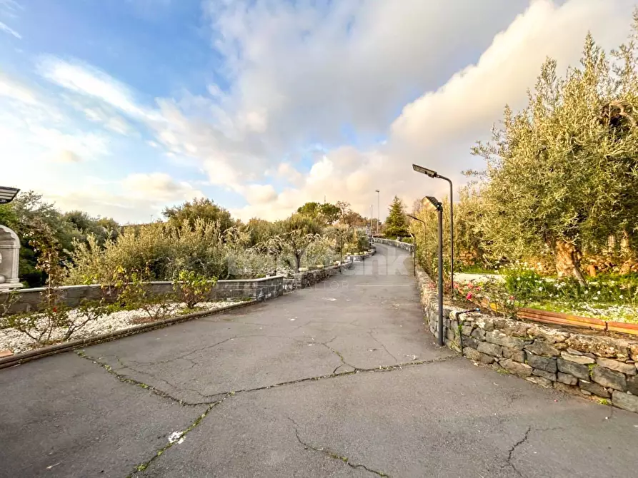 Immagine 39 di Villa in vendita  in crovacchi snc a Santa Maria Di Licodia