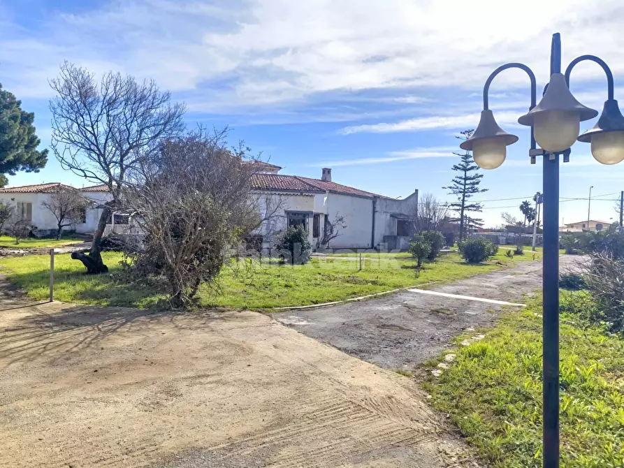 Immagine 21 di Villa in vendita  in Viale Epipoli a Siracusa