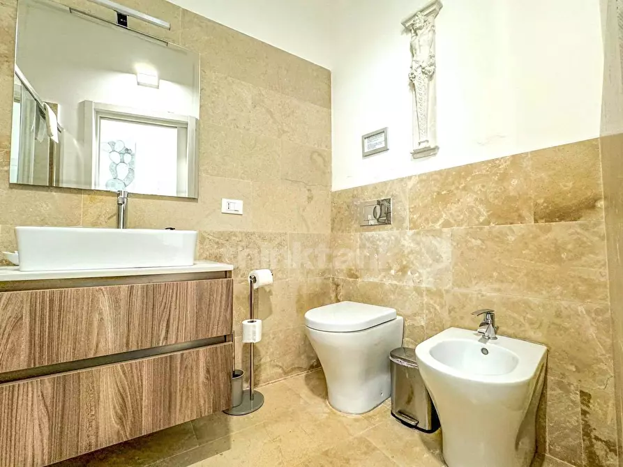 Immagine 18 di Loft/Open space in vendita  in via Aurispa snc a Noto