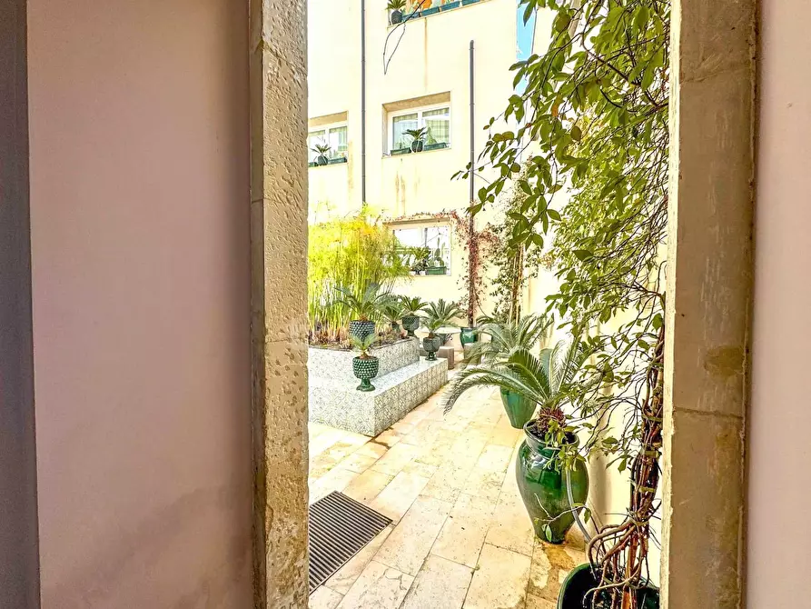 Immagine 21 di Loft/Open space in vendita  in via Aurispa snc a Noto