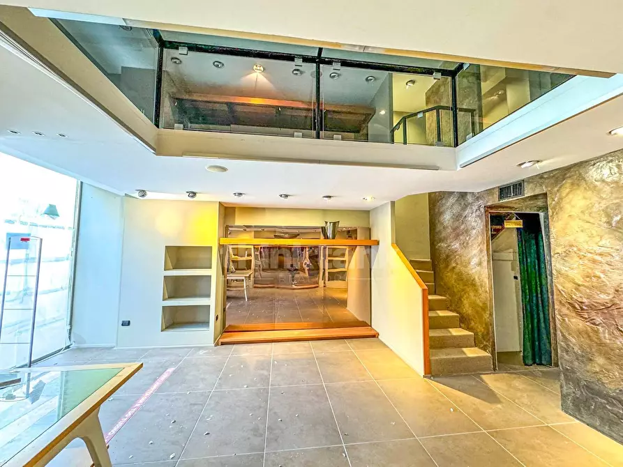 Immagine 4 di Locale commerciale in vendita  in Via Tisia a Siracusa