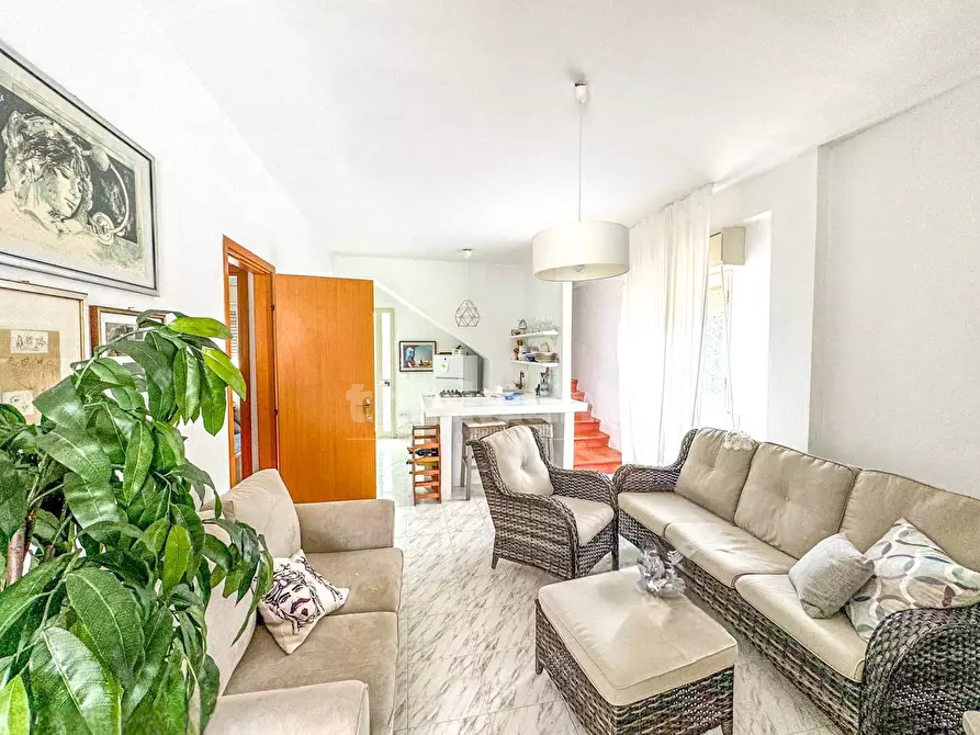 Immagine 1 di Villa in vendita  in via isole Elice a Siracusa