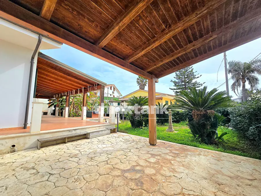 Immagine 23 di Villa in vendita  in Via dei Lamponi snc a Ispica