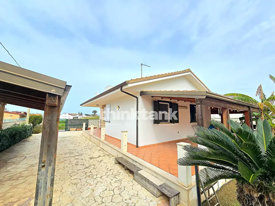 Immagine 24 di Villa in vendita  in Via dei Lamponi snc a Ispica