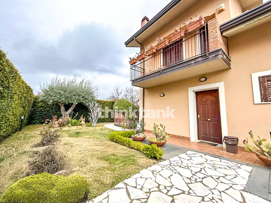 Immagine 5 di Villa in vendita  in via santa maria annunziata a Gravina Di Catania