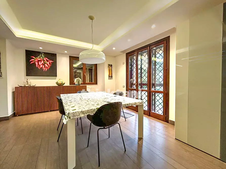 Immagine 14 di Villa in vendita  in via santa maria annunziata a Gravina Di Catania