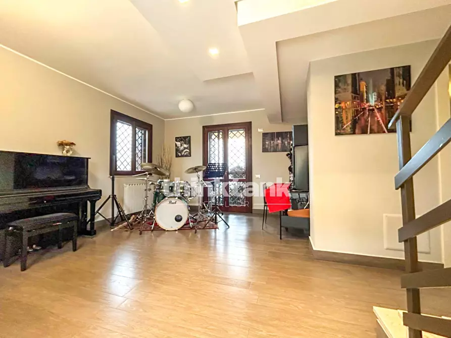 Immagine 33 di Villa in vendita  in via santa maria annunziata a Gravina Di Catania