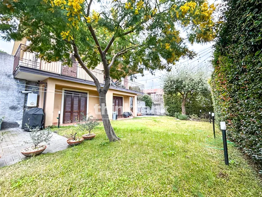 Immagine 41 di Villa in vendita  in via santa maria annunziata a Gravina Di Catania