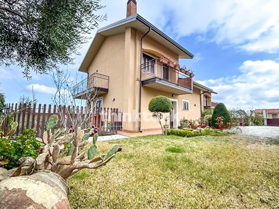 Immagine 2 di Villa in vendita  in via santa maria annunziata a Gravina Di Catania