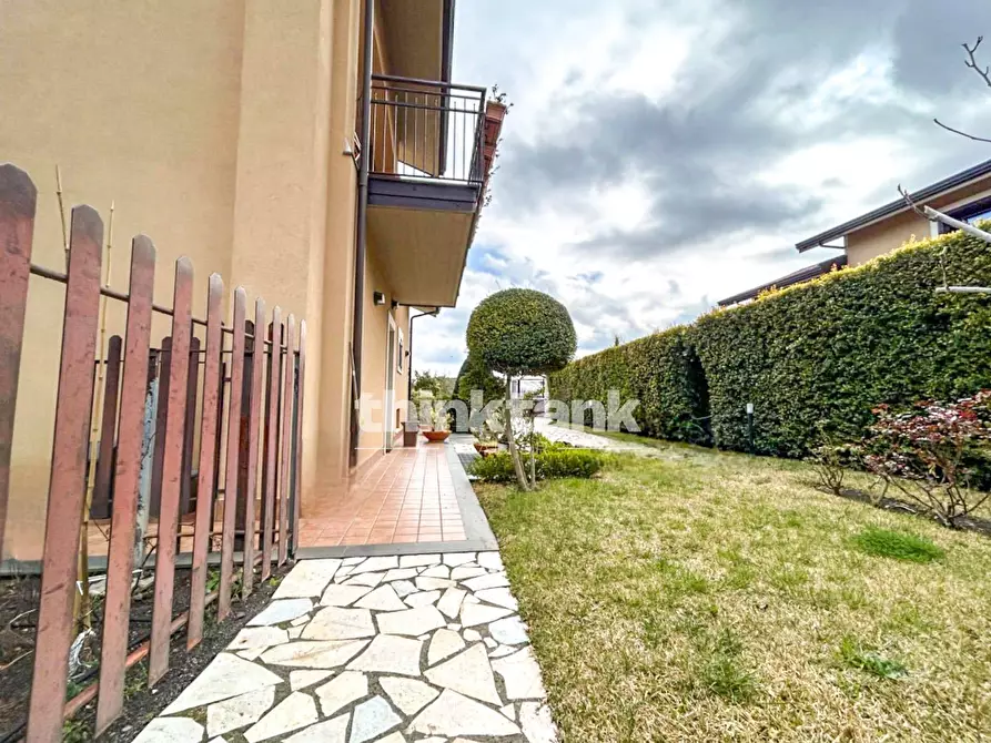 Immagine 39 di Villa in vendita  in via santa maria annunziata a Gravina Di Catania