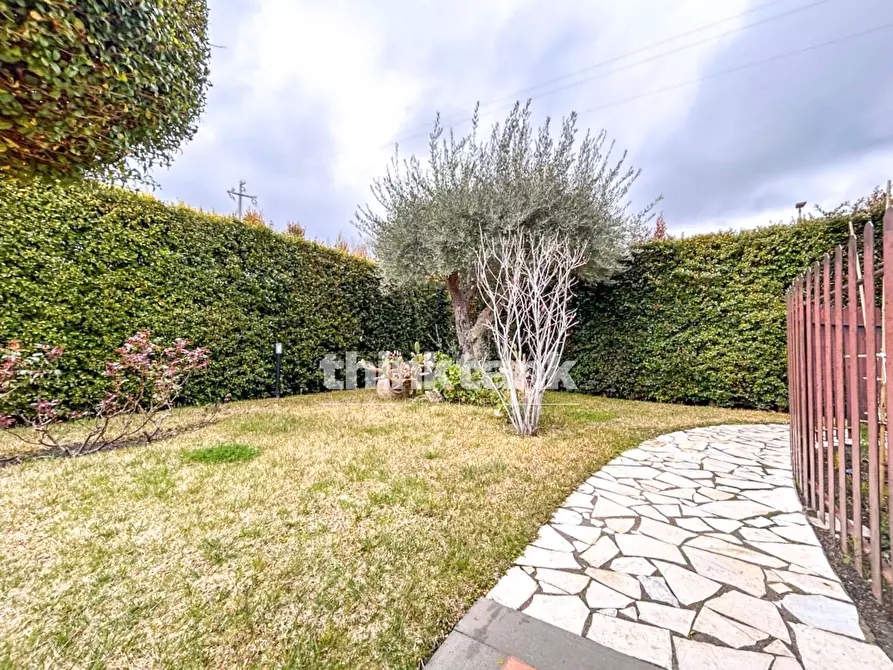 Immagine 6 di Villa in vendita  in via santa maria annunziata a Gravina Di Catania