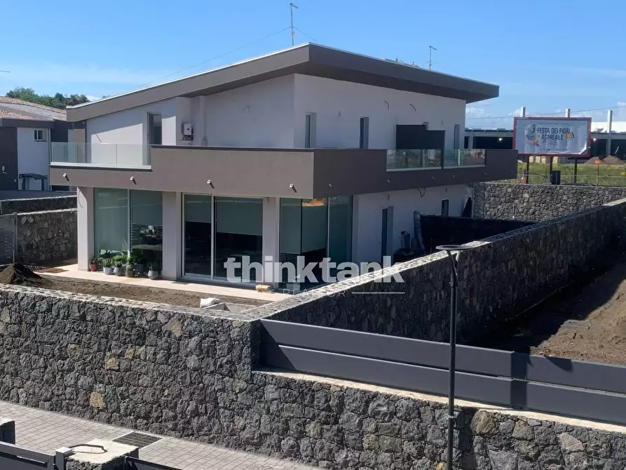 Immagine 6 di Villa in vendita  in via Galilei a San Giovanni La Punta