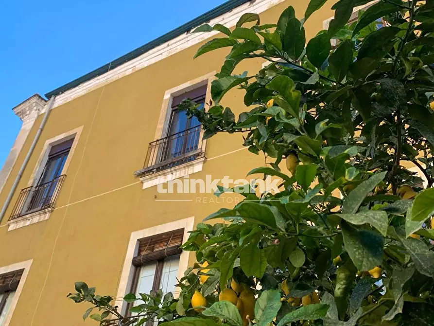 Immagine 2 di Appartamento in vendita  in Via Santa Barbara snc a Catania