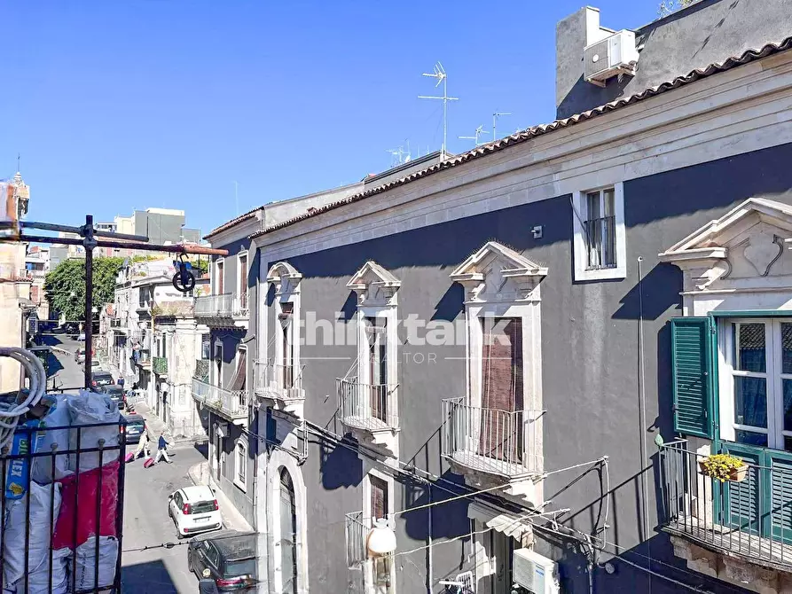 Immagine 11 di Appartamento in vendita  in Via Santa Barbara snc a Catania