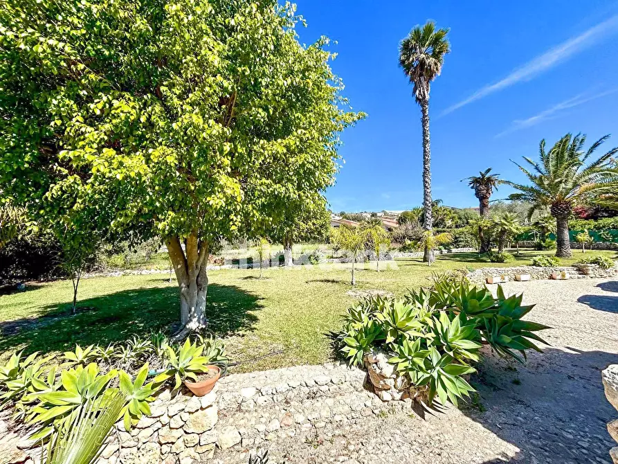 Immagine 2 di Villa in affitto  in capocampolato snc a Siracusa