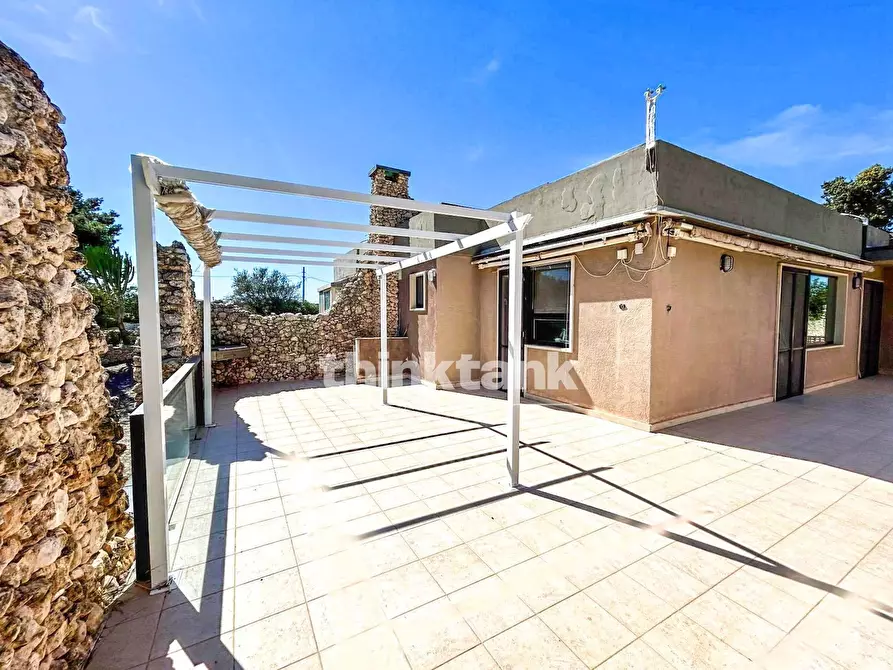 Immagine 27 di Villa in affitto  in capocampolato snc a Siracusa