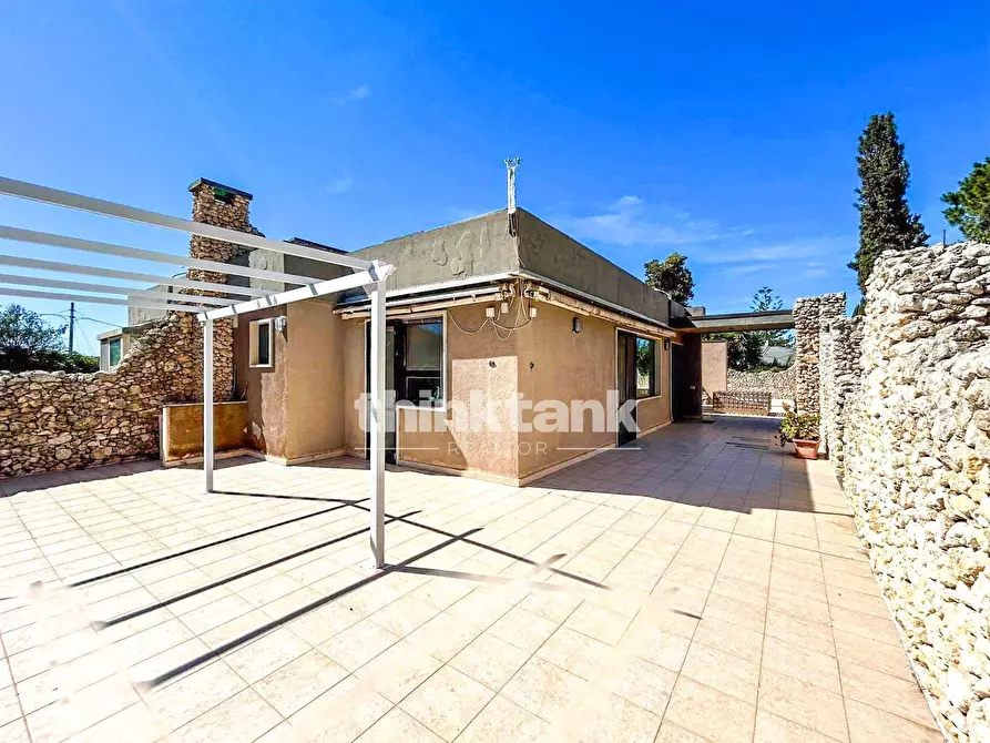 Immagine 28 di Villa in affitto  in capocampolato snc a Siracusa