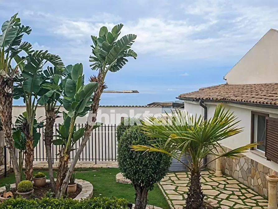 Immagine 31 di Villa in vendita  in via Lido snc a Sciacca