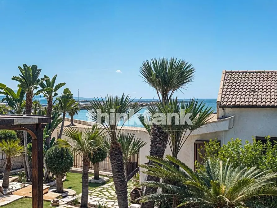 Immagine 32 di Villa in vendita  in via Lido snc a Sciacca