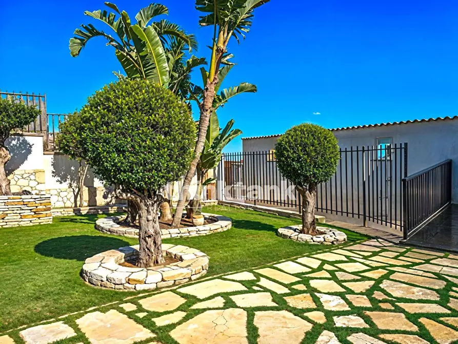 Immagine 7 di Villa in vendita  in via Lido snc a Sciacca