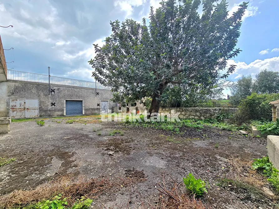 Immagine 12 di Villa in vendita  in strada statale 194 snc a Ragusa