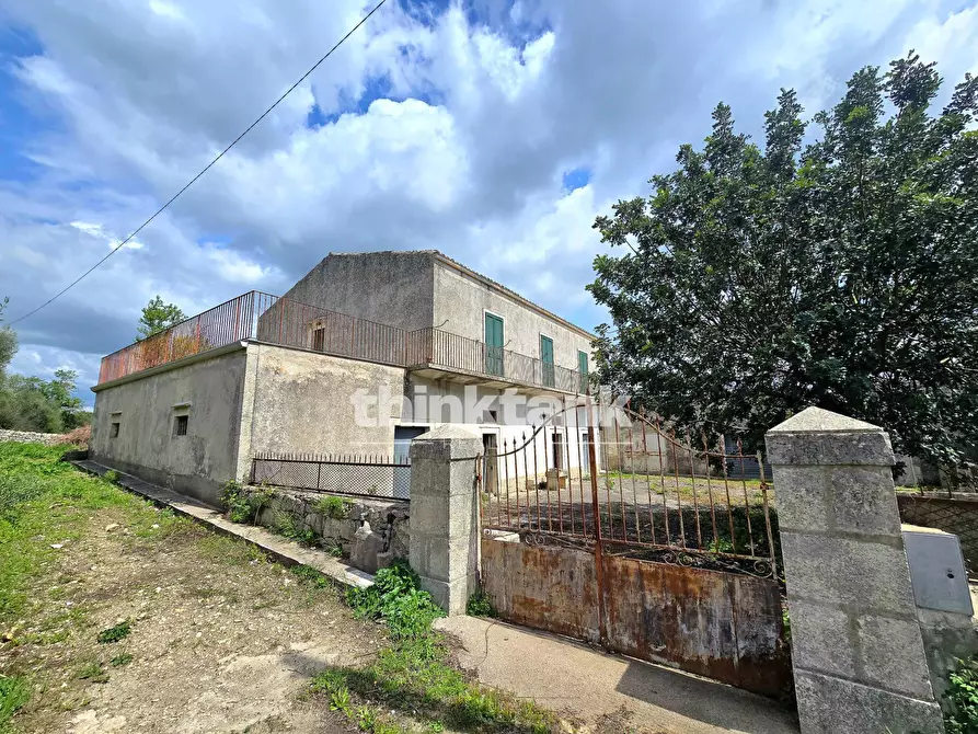 Immagine 2 di Villa in vendita  in strada statale 194 snc a Ragusa