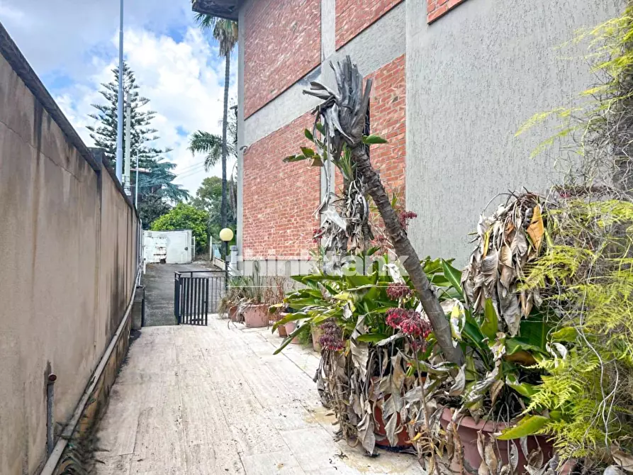 Immagine 24 di Villa in vendita  in Via Pietro Antonelli snc a Catania