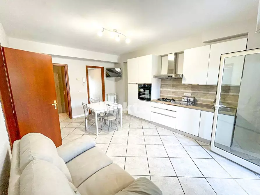 Immagine 2 di Appartamento in vendita  in Via Scale di Sant'Antonio a Aci Catena