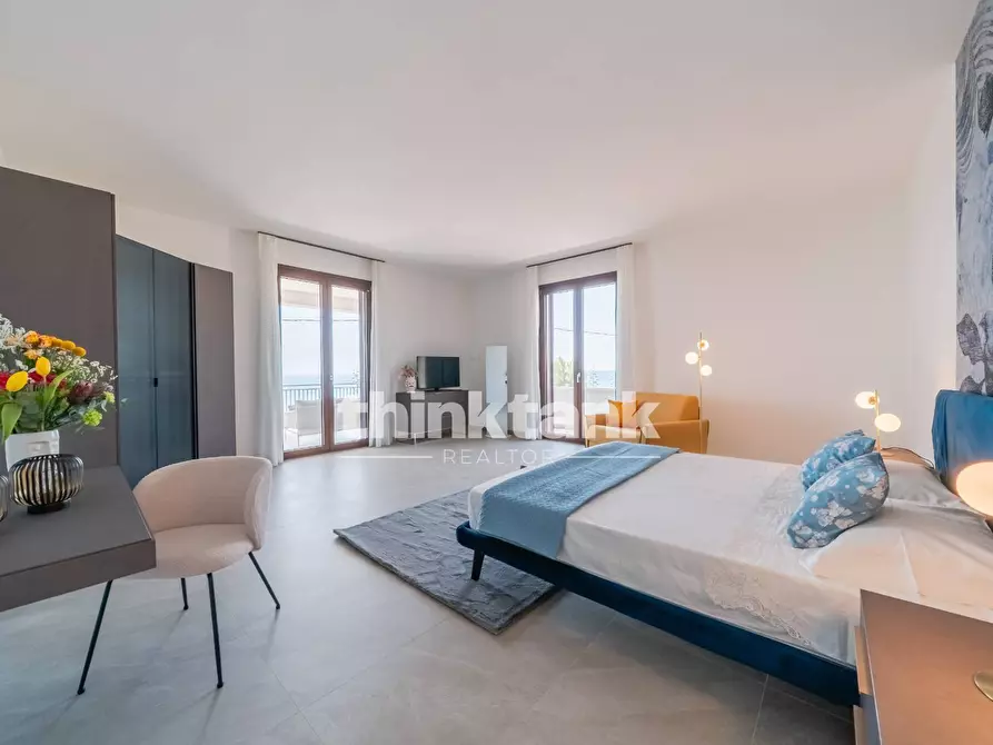 Immagine 28 di Villa in vendita  in Via Aldo Moro a Avola