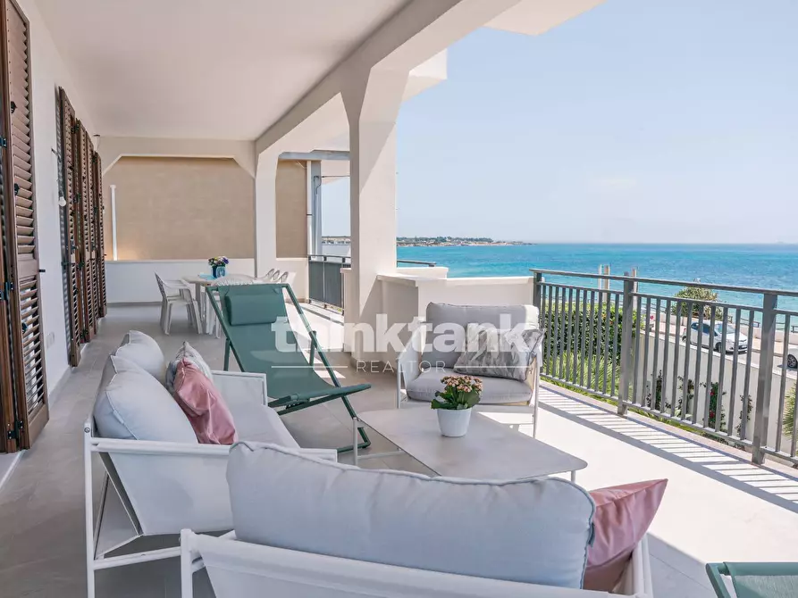 Immagine 1 di Villa in vendita  in Via Aldo Moro a Avola