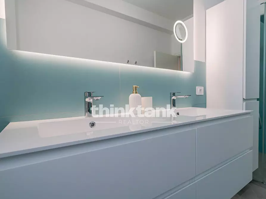 Immagine 38 di Villa in vendita  in Via Aldo Moro a Avola