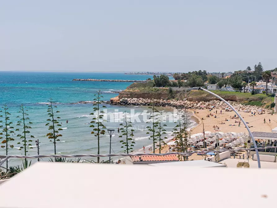 Immagine 58 di Villa in vendita  in Via Aldo Moro a Avola