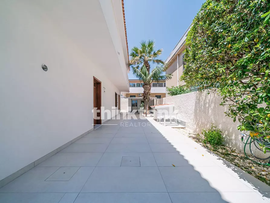 Immagine 60 di Villa in vendita  in Via Aldo Moro a Avola