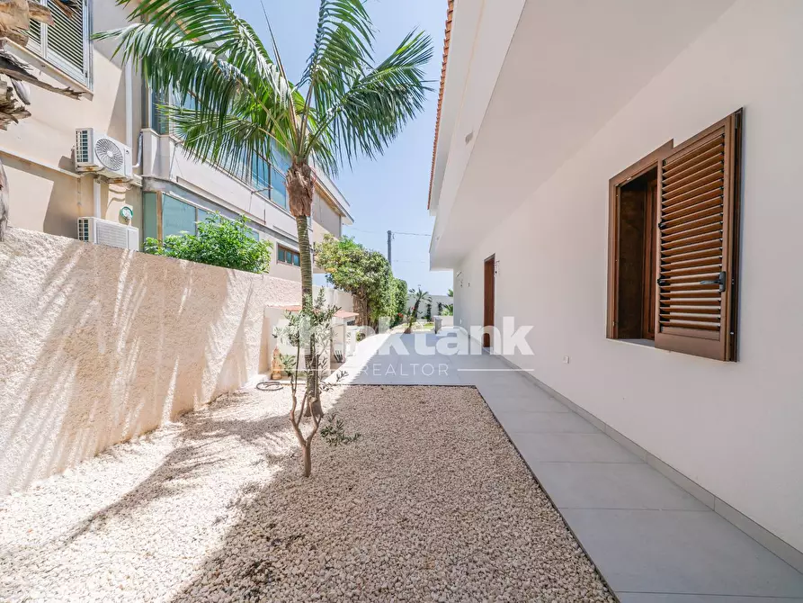 Immagine 63 di Villa in vendita  in Via Aldo Moro a Avola
