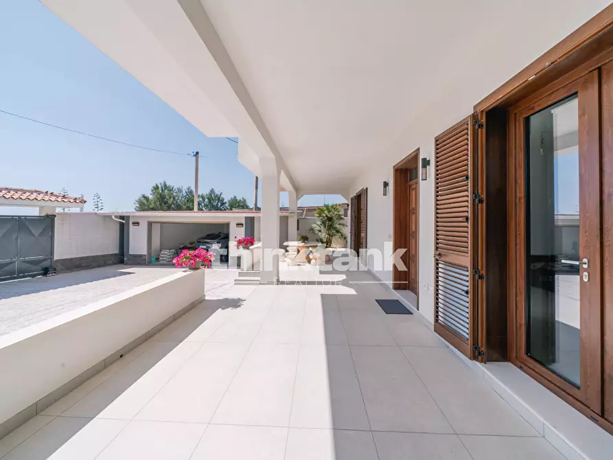 Immagine 65 di Villa in vendita  in Via Aldo Moro a Avola