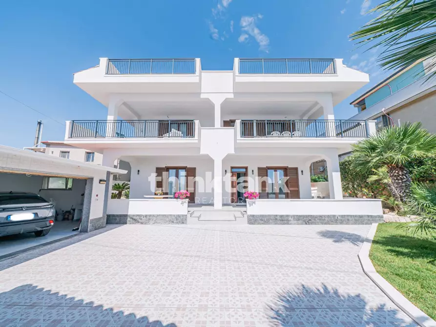 Immagine 4 di Villa in vendita  in Via Aldo Moro a Avola