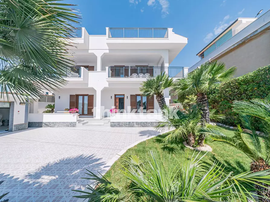 Immagine 6 di Villa in vendita  in Via Aldo Moro a Avola