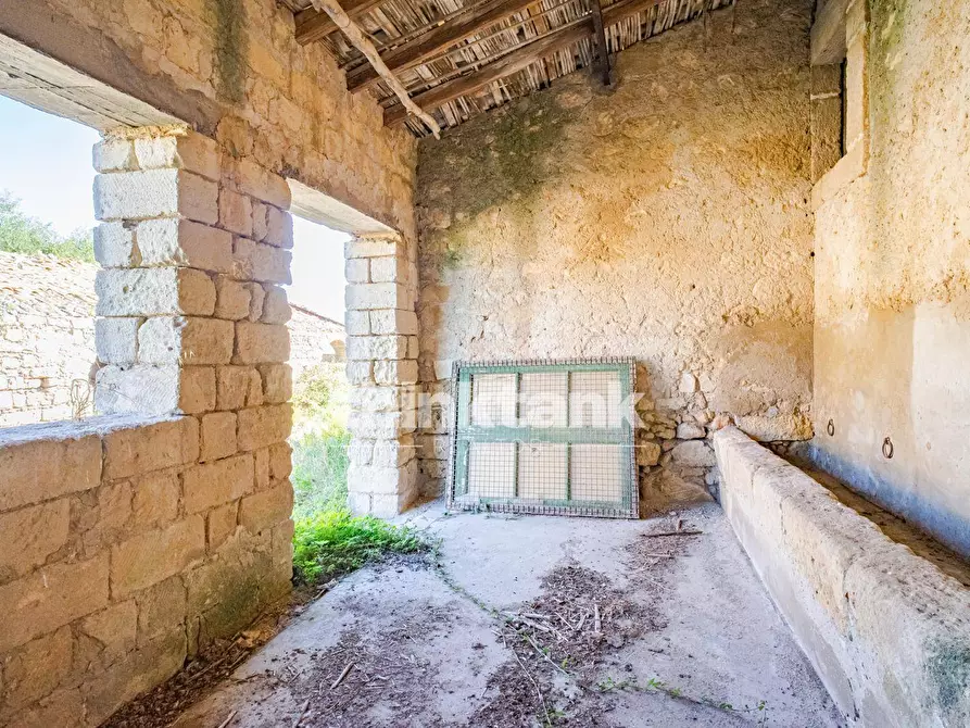 Immagine 8 di Rustico / casale in vendita  in Agnone Bagni a Augusta