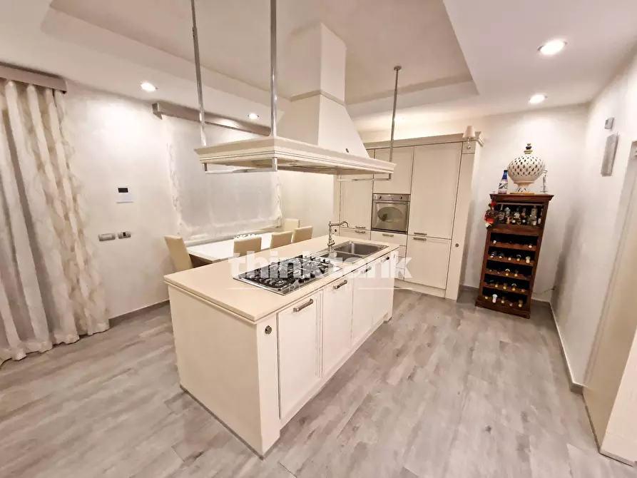 Immagine 19 di Villa in vendita  in Via Degli Iris snc a Gravina Di Catania