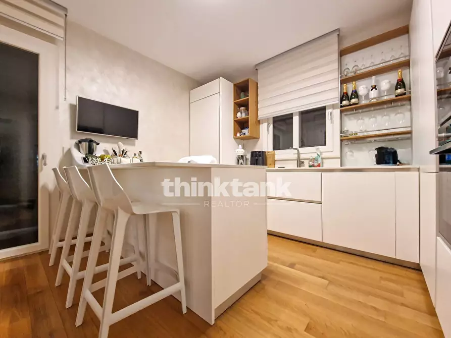 Immagine 12 di Villa in vendita  in Via Degli Iris snc a Gravina Di Catania