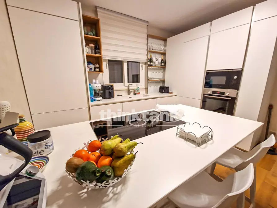 Immagine 14 di Villa in vendita  in Via Degli Iris snc a Gravina Di Catania