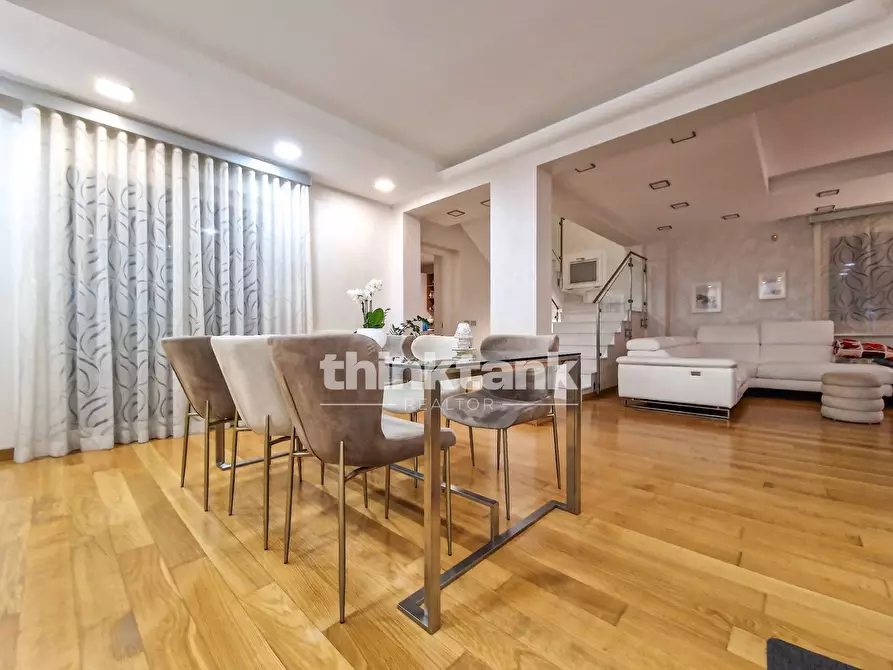 Immagine 11 di Villa in vendita  in Via Degli Iris snc a Gravina Di Catania