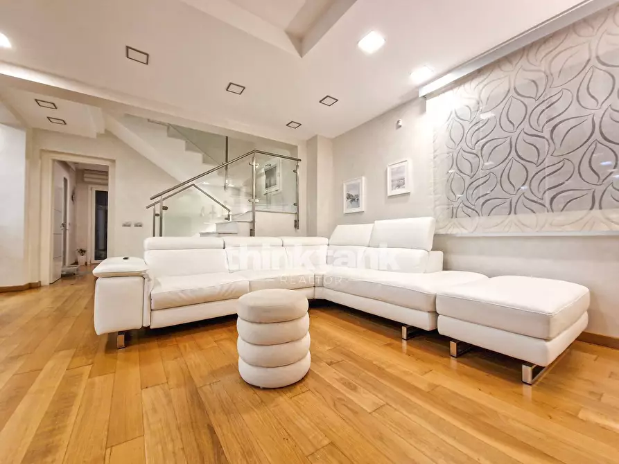 Immagine 8 di Villa in vendita  in Via Degli Iris snc a Gravina Di Catania