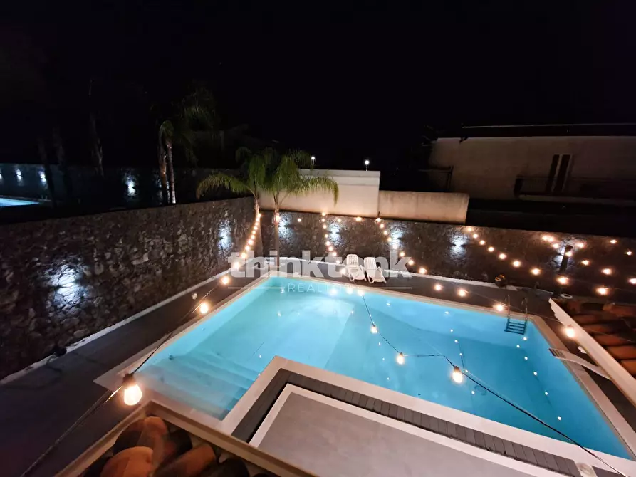 Immagine 28 di Villa in vendita  in Via Degli Iris snc a Gravina Di Catania